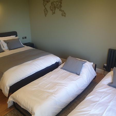 Open acres accommodation&airport parking Backwell Extérieur photo