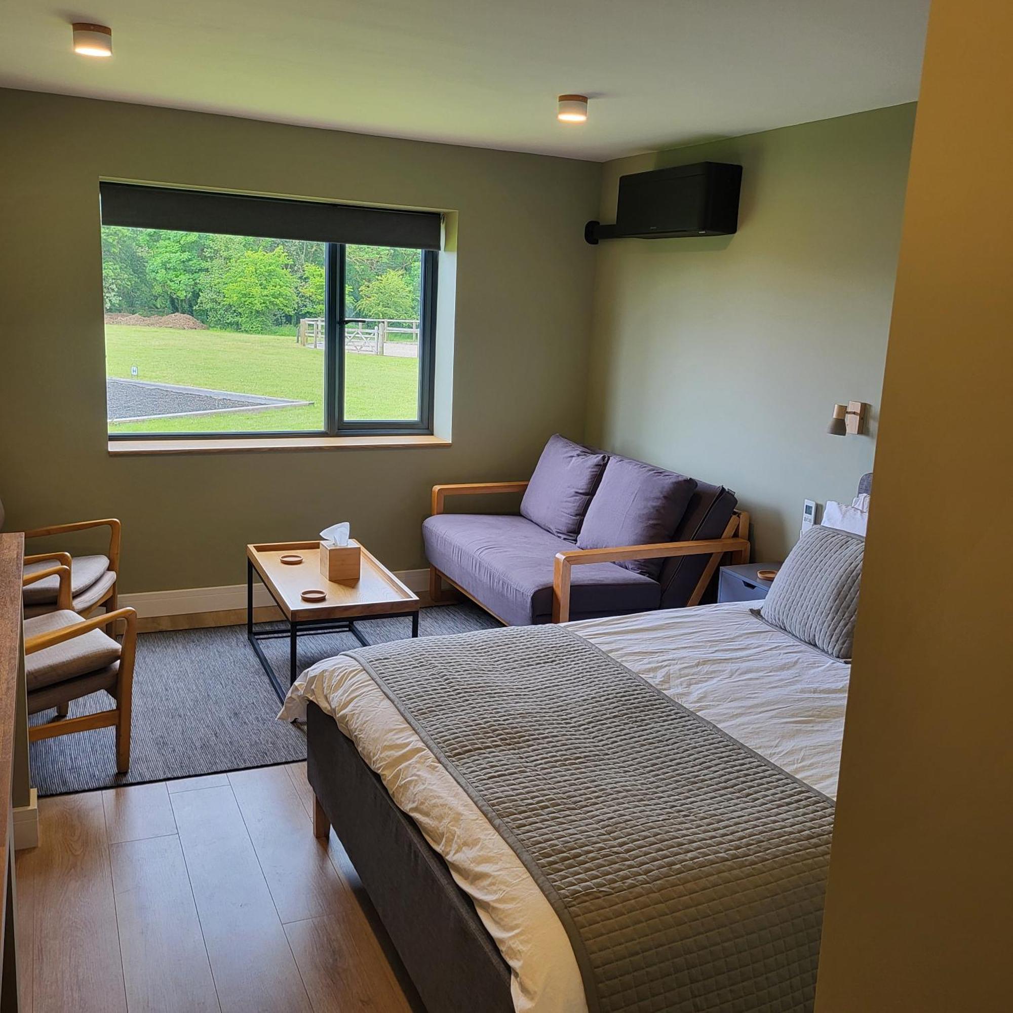 Open acres accommodation&airport parking Backwell Extérieur photo